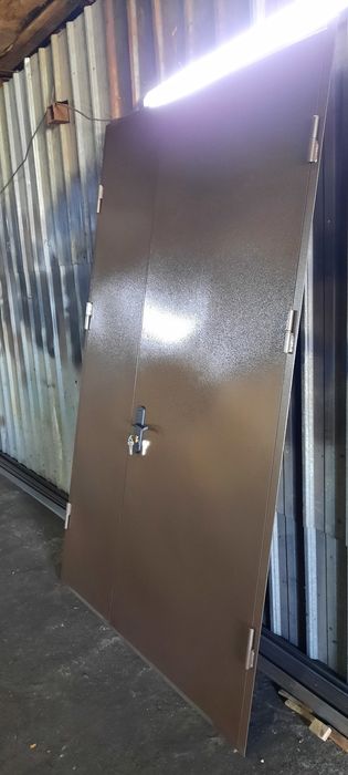 Металлические утеплённые входные двери