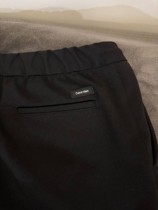 Брюки Calvin Klein с эластичным поясом. Оригинал.