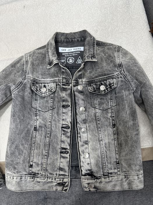 Куртка джинсовая