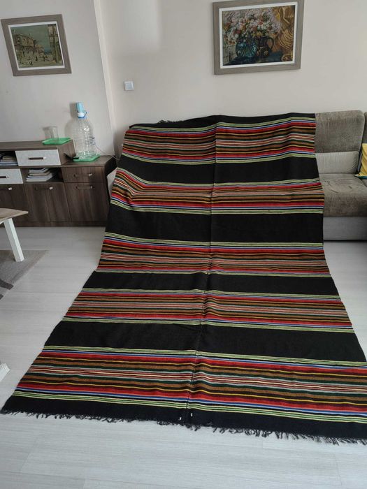 Домашно тъкани вълнени черги