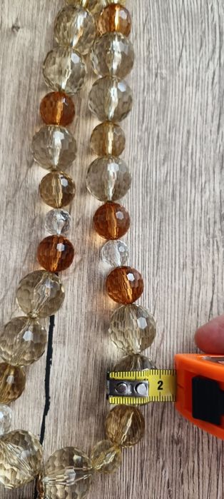 Coliere din imitație citrin și  mărgele negre/verzi