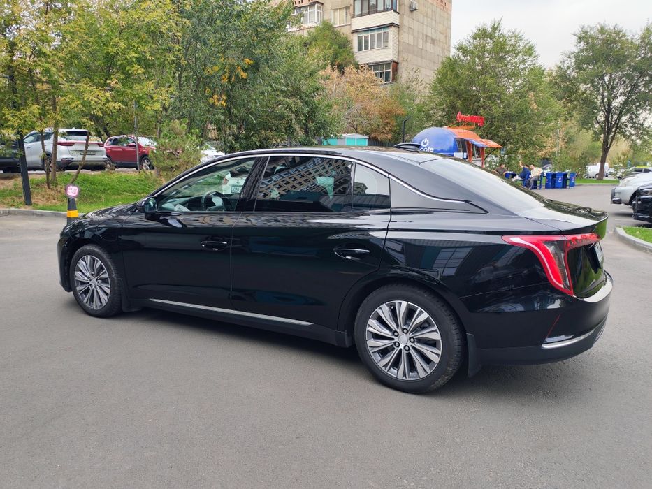 Хончи EQM 5 в одних руках