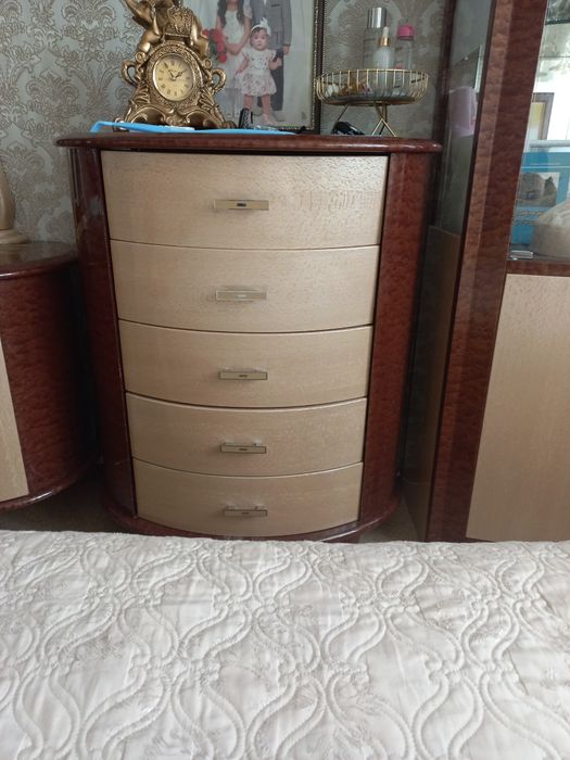 Спальный гарнитур