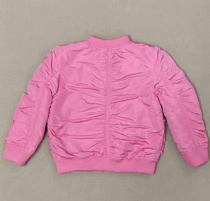 Качественная стильная курточка от шведской компании H&M