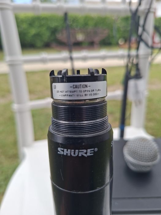 Vând microfon Shure ULXP 4.Frecventa  622-698.cu microfon Beta 58.stare bună.