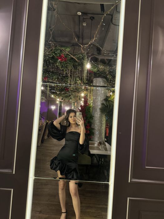 Платья женственная черная