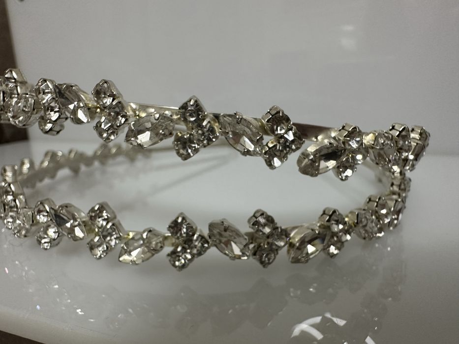 Корона ,ТИАРА ЗА КОСА С КАМЪНИ - СВАТБЕНА, годеж ,къна