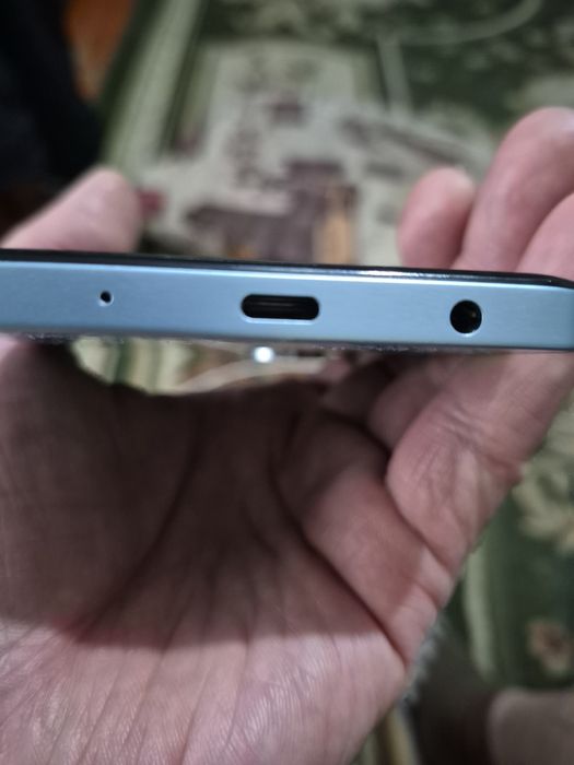 Телефон Редми в отличном состоянии.
