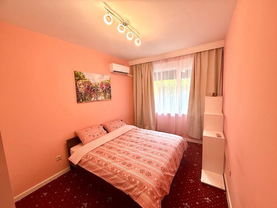 Тристаен апартамент с двор, в луксозен комплекс в Студенски Град