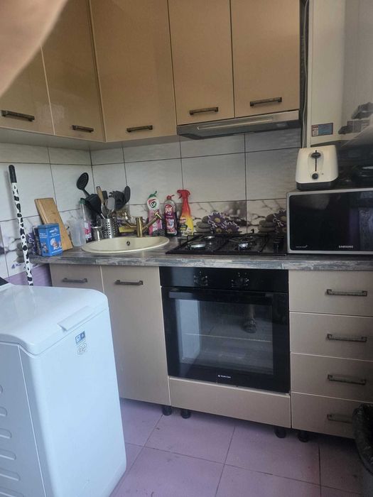 Vand apartament 2 cam apropiere metrou