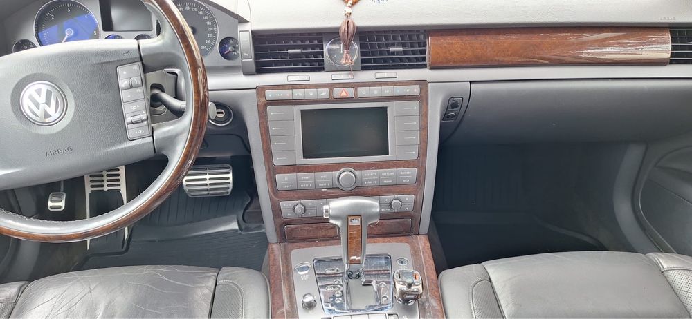 VOLKSWAGEN Phaeton 2004