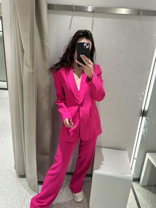 Продам костюм ZARA