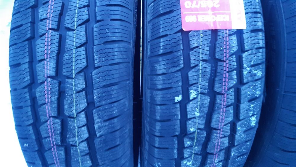 Set 4 anvelope NOI 205/70r15c iarnă marca Fronway dot 2025