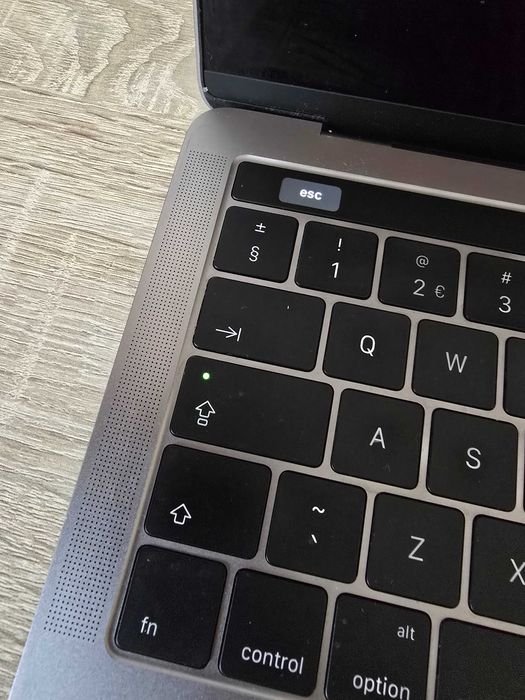 Defect   MacBook Pro (13-inch, 2016, 4 TBT3)