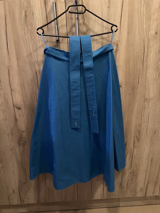 Fusta midi la comanda cu bretele