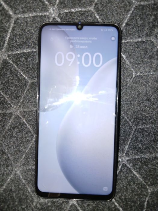 Продам смартфон vivo y 04
