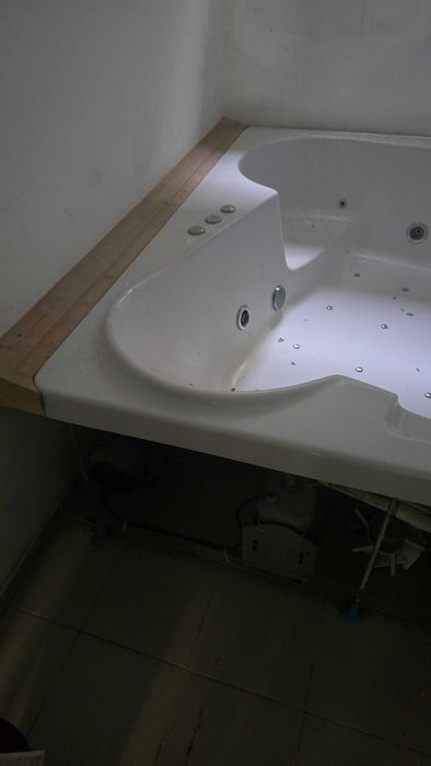 Хидромасажна вана