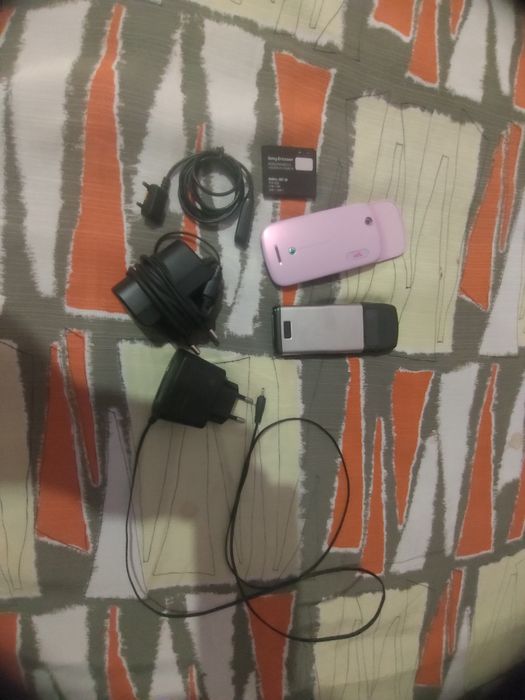 Nokia e51 și Sony Ericsson