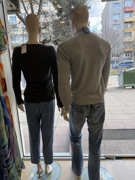 Продавам витринни манекени