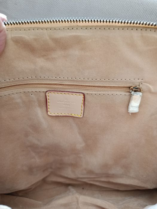 Продавам дамска чанта Louise Vuitton