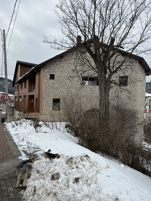 Imobil mixt, spatiu comercial si apartamente