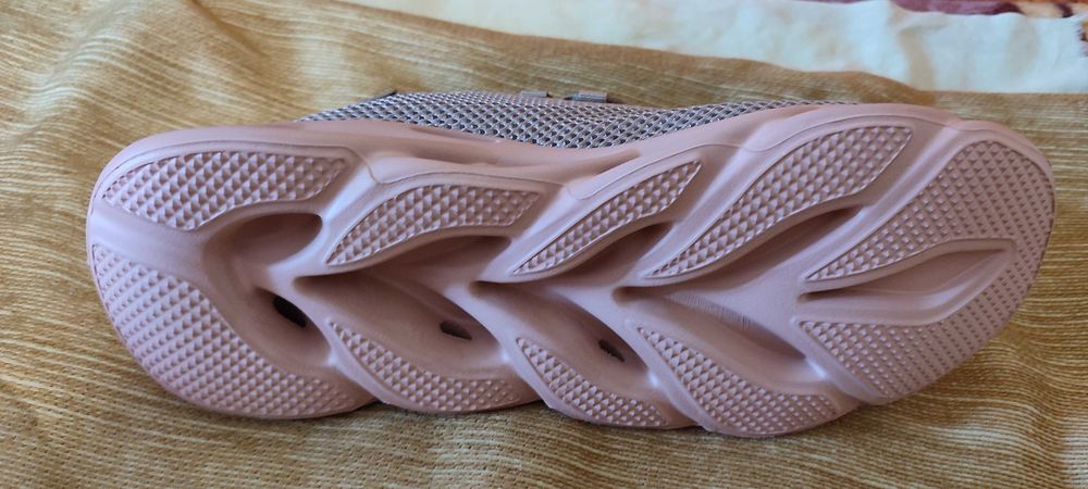 Чисто нови леки маратонки 45номер Дължина на ходилото 28,7