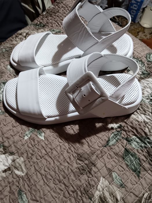 Продам басаножки женские Новые.