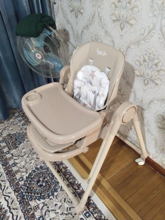 Stulchik dlya kormleniya