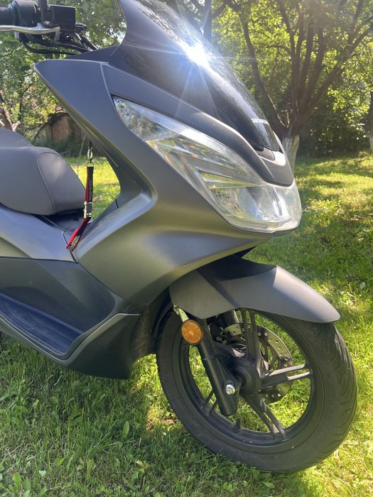 Honda PCX 125 – 2015 г. | РЕАЛНИ 6 000 км! Като нов, гуми Michelin