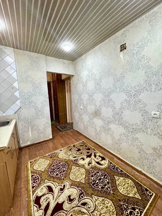 Срочно чиланзар  1 комнатная квартира всего 4000уе