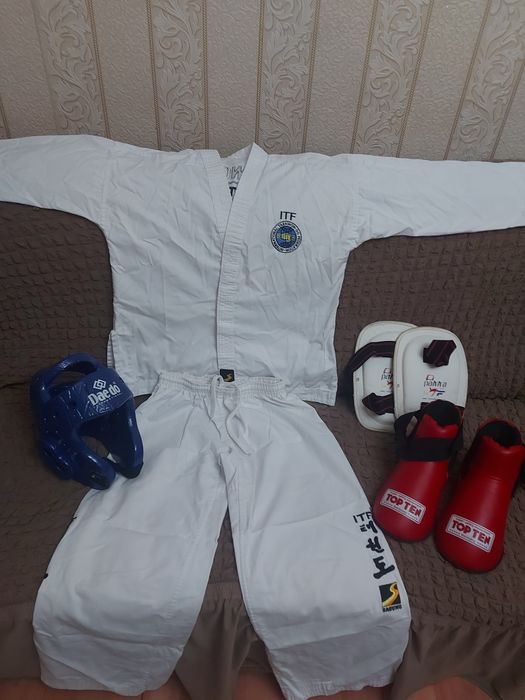 Срочно продам кимано в комплекте