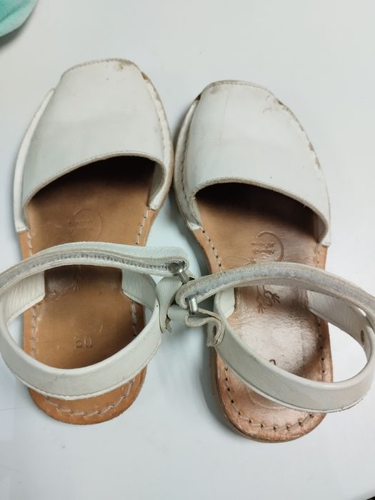 Лот балеринки, маратонки и сандали номер 30