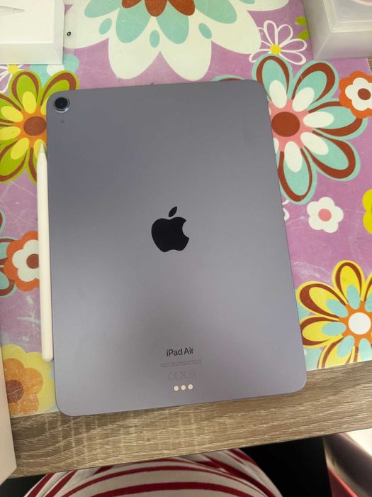 Apple iPad Air M1 64GB