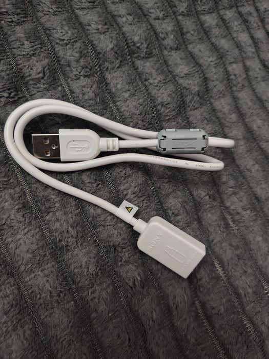 Активный USB-удлинитель, разные кабеля.