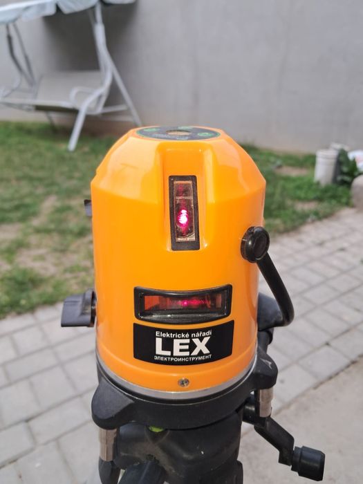 Vând laser cu lumină roșie
