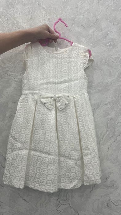 Продаются бальные платья для девочек