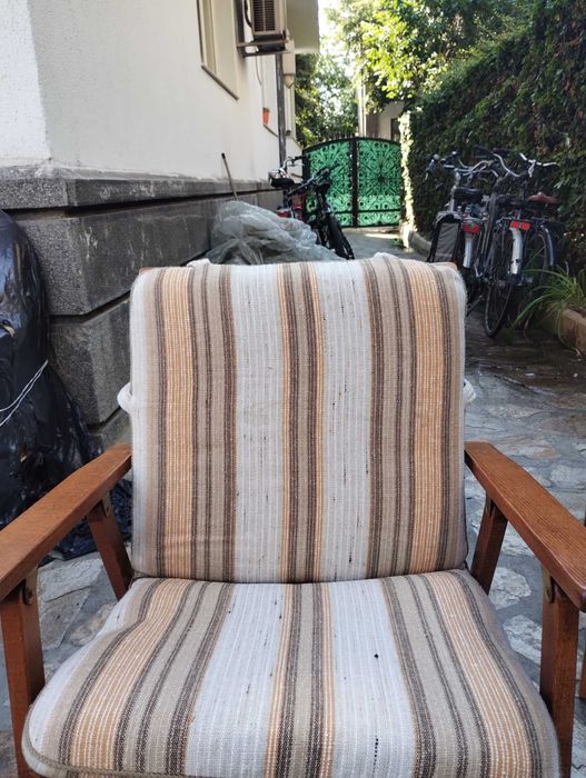 Комплект шезлонзи с винтидж масичка