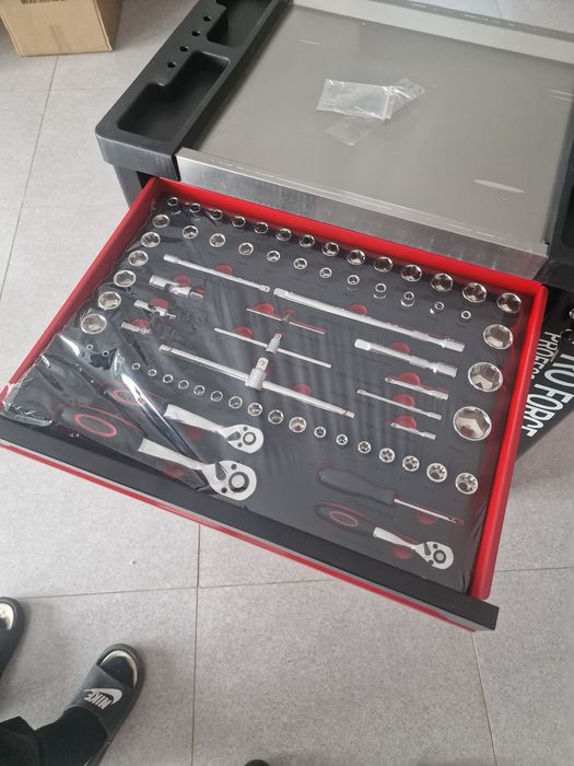 Универсальный набор инструментов