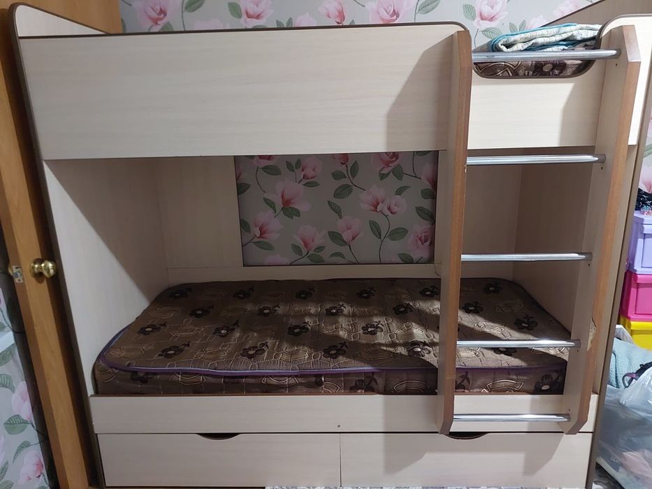 Двухъярустная кровать