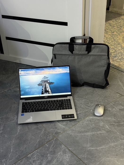 Офисный ноутбук Acer