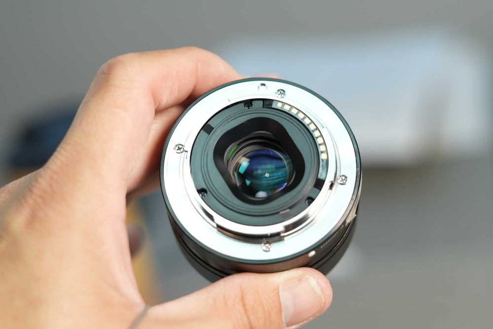 Объектив Sony E 35mm f/1.8 OSS