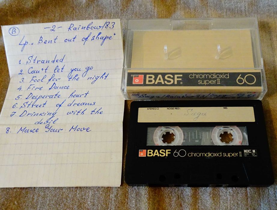 BASF аудио касета със рок групите Saga и Rainbow.