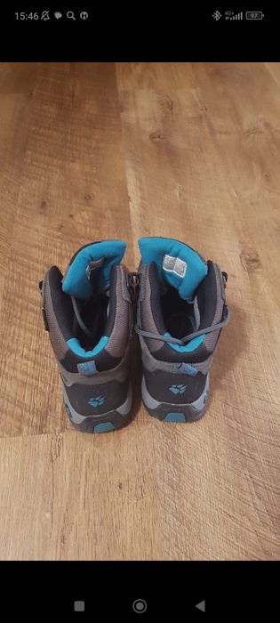 Детские кроссовки