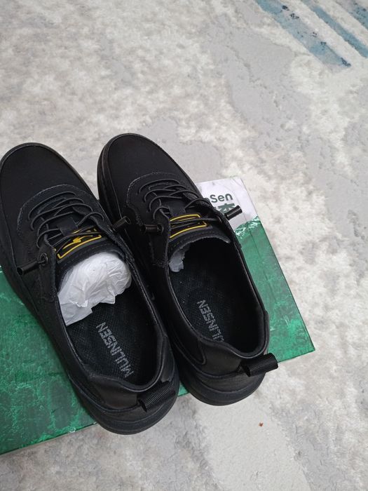 Продам мужские туфли