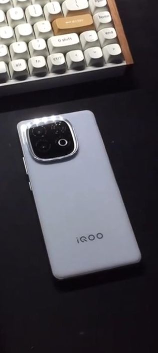 Iqoo z10 turbo pro идеал