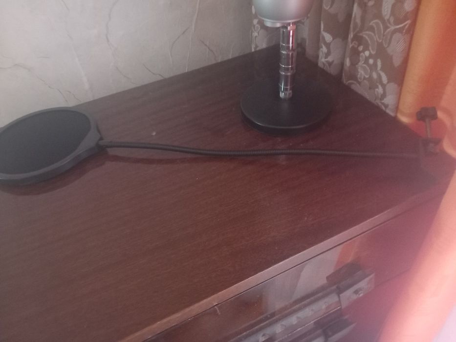 Стойка за микрофон без тежест, само скоба и държач