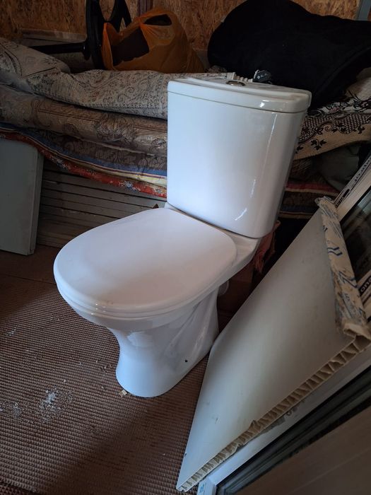 Продам унитаз в отличном состоянии