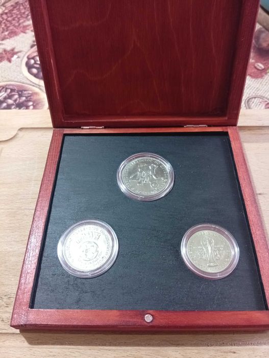 кутия с лот монети Испания 82