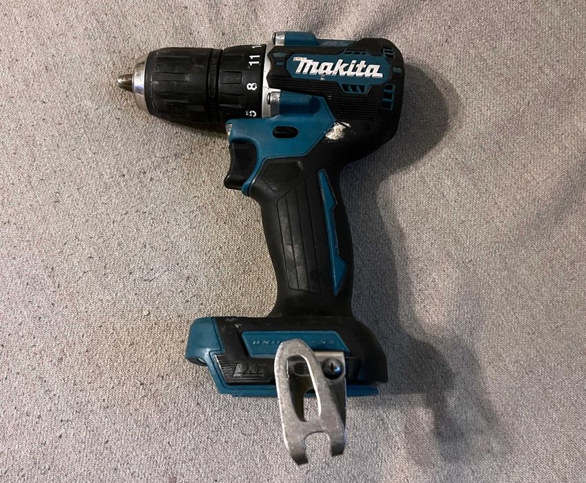 Masina gaurit Makita DDF487 18V LXT Brushless doar corp
