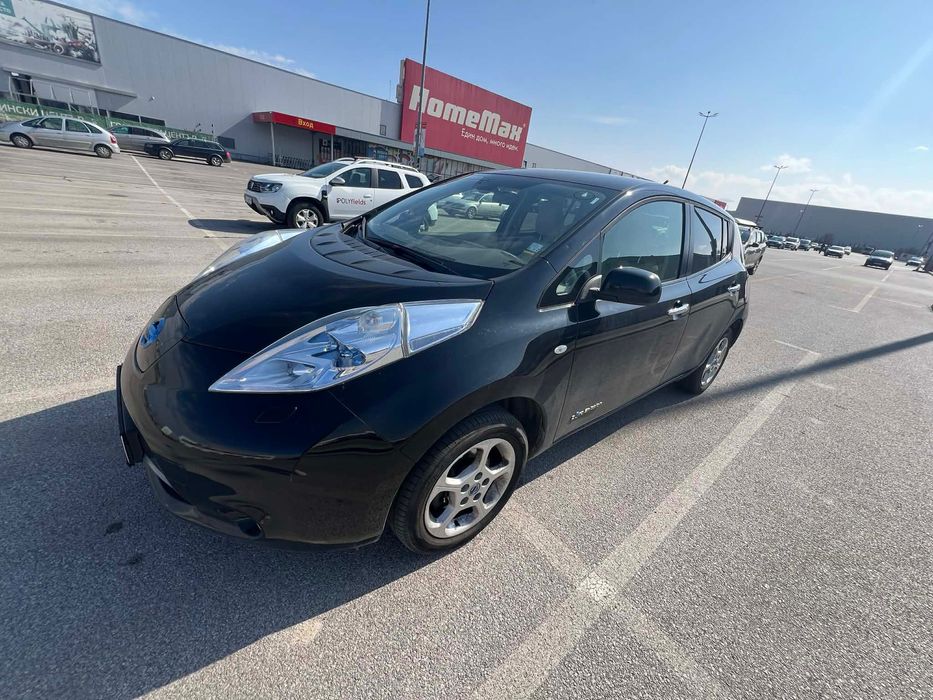 Продавам Nissan Leaf- електрически в перфектно състояние!